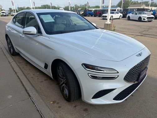 Uyuni White 2025 Genesis G70 2.5T RWD