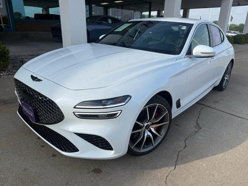 Uyuni White 2025 Genesis G70 2.5T RWD