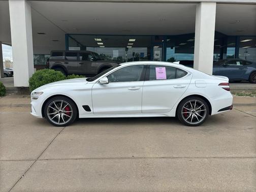 Uyuni White 2025 Genesis G70 2.5T RWD