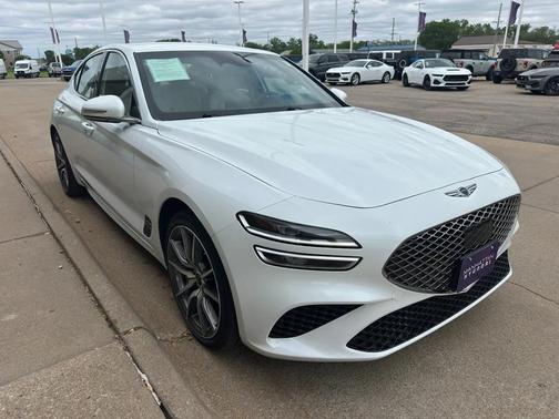 Uyuni White 2025 Genesis G70 2.5T RWD