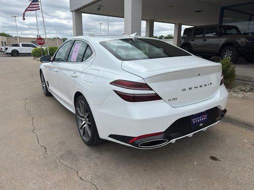 Uyuni White 2025 Genesis G70 2.5T RWD