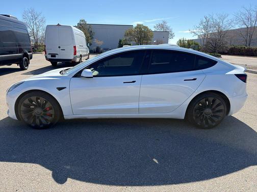 Pearl White Multi-Coat 2023 Tesla Model 3 Performance