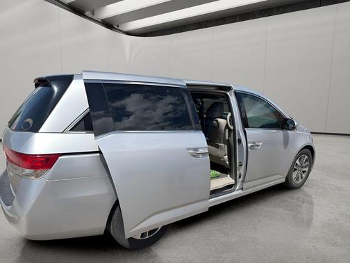 Alabaster Silver Metallic 2015 Honda Odyssey Touring Elite