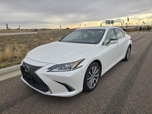 2020 Lexus ES 300h Base