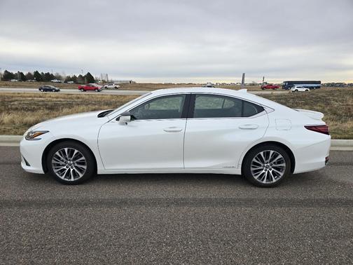 2020 Lexus ES 300h Base