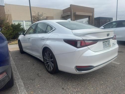 2020 Lexus ES 300h Base