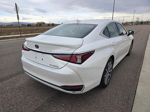 2020 Lexus ES 300h Base