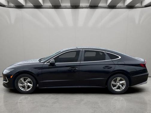 Phantom Black 2022 Hyundai SONATA SE