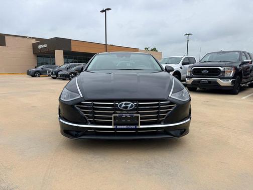 Phantom Black 2022 Hyundai SONATA SE
