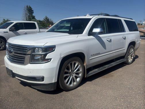 Summit White 2019 Chevrolet Suburban Premier