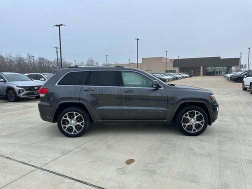 2018 Jeep Grand Cherokee Sterling Edition