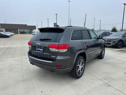 2018 Jeep Grand Cherokee Sterling Edition