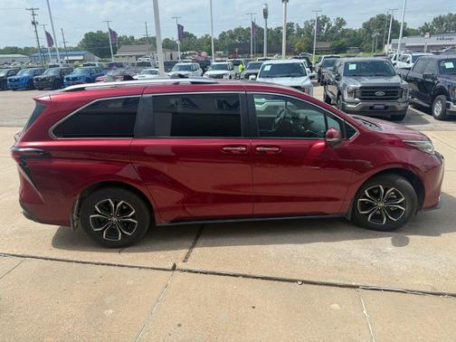 Ruby Flare Pearl 2025 Toyota Sienna Platinum