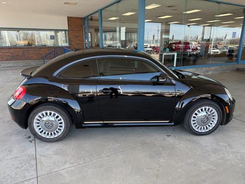 2016 Volkswagen Beetle 1.8T SE