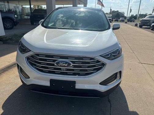 Star White Metallic Tri-Coat 2024 Ford Edge Titanium