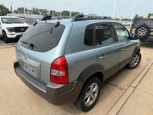 Alpine Frost Metallic 2009 Hyundai TUCSON SE