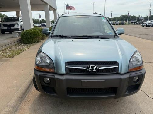 Alpine Frost Metallic 2009 Hyundai TUCSON SE