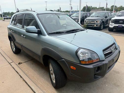 Alpine Frost Metallic 2009 Hyundai TUCSON SE