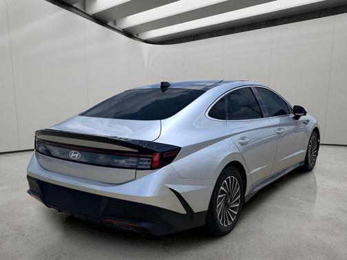 Aero Silver 2024 Hyundai SONATA Hybrid Limited