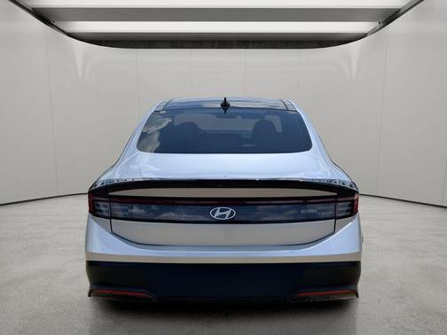 Aero Silver 2024 Hyundai SONATA Hybrid Limited