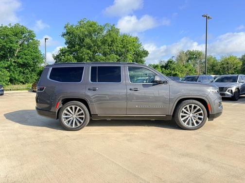 Baltic Gray Metallic Clearcoat 2022 Jeep Grand Wagoneer Series II 4x4