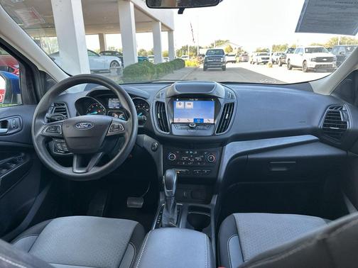 Lightning Blue Metallic 2019 Ford Escape SE