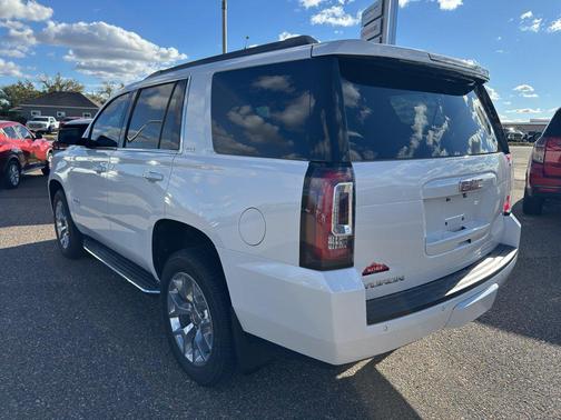 White Frost Tricoat 2018 GMC Yukon SLT