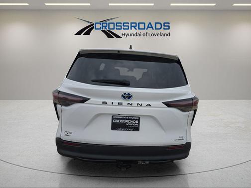 2024 Toyota Sienna LE