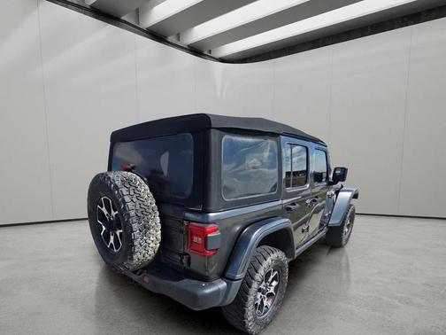 Granite Crystal Metallic Clearcoat 2018 Jeep Wrangler Unlimited Rubicon