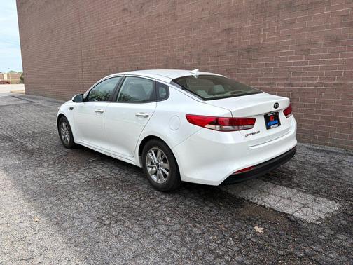 Snow White Pearl 2016 Kia Optima LX