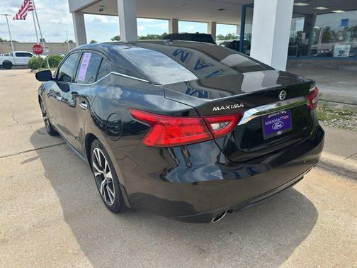 Super Black 2017 Nissan Maxima 3.5 Platinum