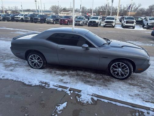 2010 Dodge Challenger SE