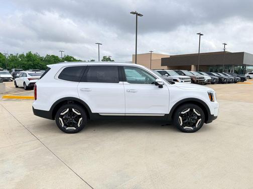 Glacial White Pearl 2025 Kia Telluride S