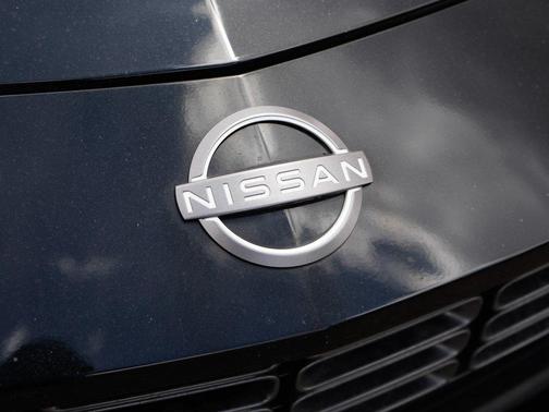 Black Diamond Pearl 2024 Nissan Z Sport Auto