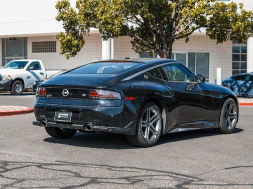 Black Diamond Pearl 2024 Nissan Z Sport Auto