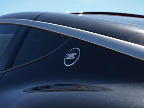Black Diamond Pearl 2024 Nissan Z Sport Auto