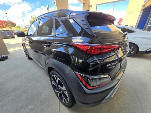 2022 Hyundai KONA Limited