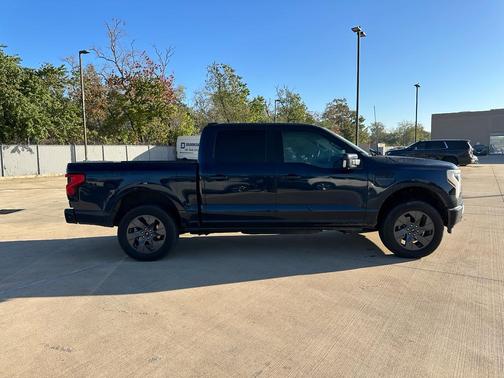 2023 Ford F-150 Lightning LARIAT