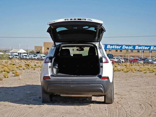 Bright White Clearcoat 2023 Jeep Cherokee Altitude