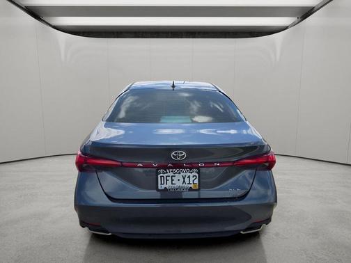 Harbor Gray Metallic 2019 Toyota Avalon XLE