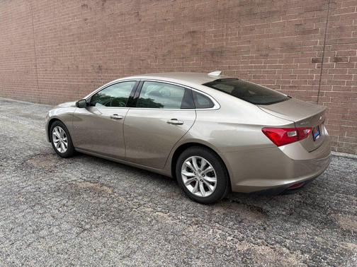 Mineral Gray Metallic 2023 Chevrolet Malibu FWD 1LT