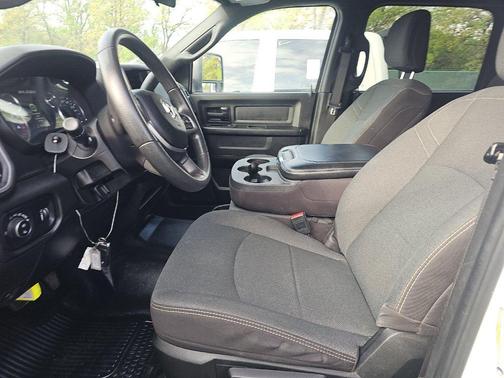 2024 RAM 2500 Tradesman Crew Cab 4x4 8' Box