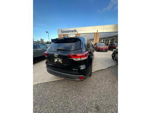 2019 Toyota Highlander SE