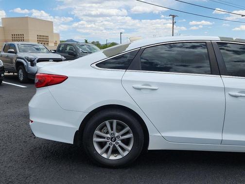 Quartz White Pearl 2016 Hyundai SONATA SE