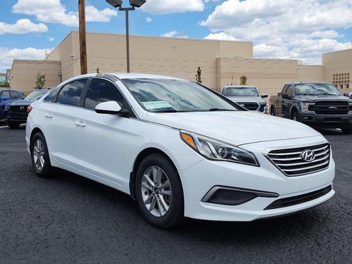 Quartz White Pearl 2016 Hyundai SONATA SE