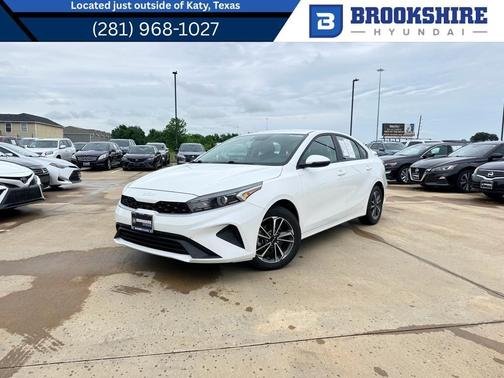 Snow White Pearl 2023 Kia Forte LXS