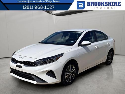 Snow White Pearl 2023 Kia Forte LXS