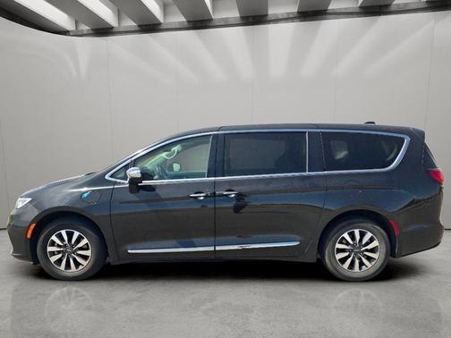 2023 Chrysler Pacifica Hybrid Limited