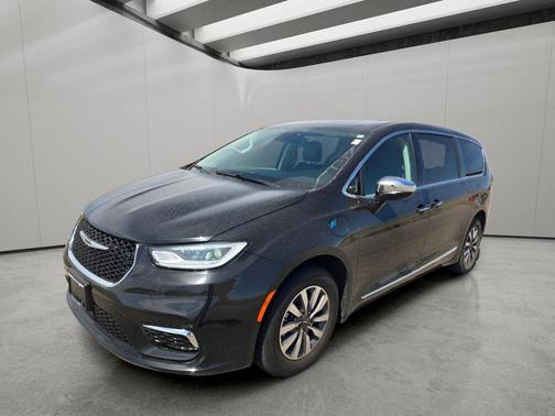 2023 Chrysler Pacifica Hybrid Limited