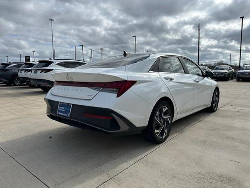 2024 Hyundai ELANTRA HEV Limited